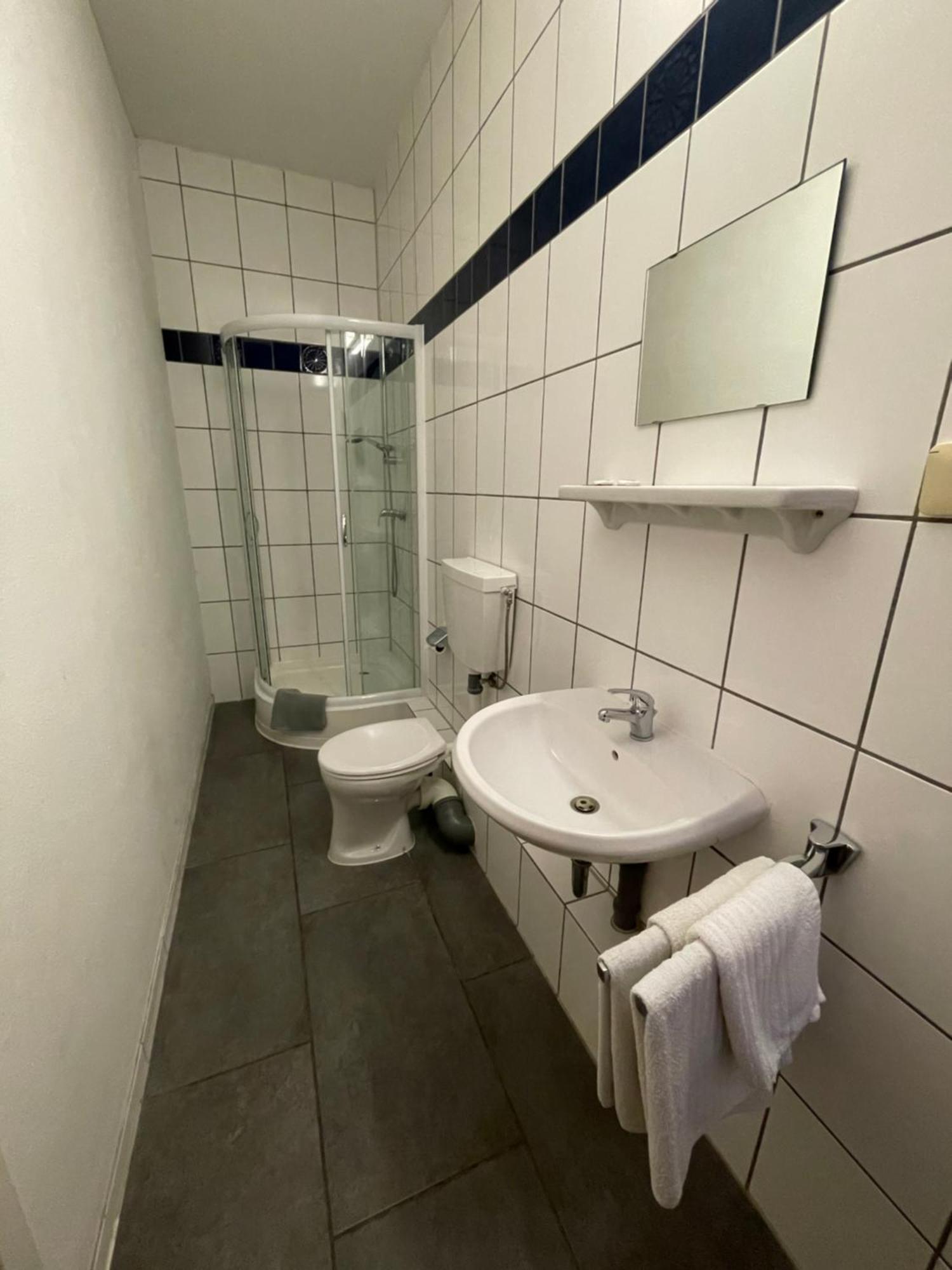 Haven Hotels - Hotel Am Stadion レバークーゼン 部屋 写真